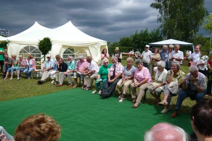 vor den Festzelten